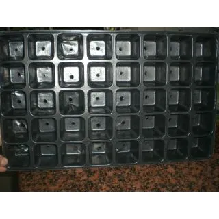 Compra BANDEJA PLÁSTICO NEGRO DE 40 ALVEOLOS (1 Unid.) en la tienda online Fito Agrícola